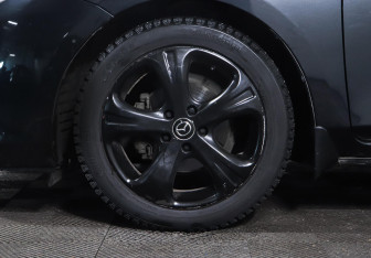 Подержанный автомобиль Mazda 3 Hatchback 2013 года (8 фото)