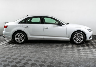 Подержанный автомобиль Audi A4 Sedan 2019 года (4 фото)