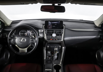 Подержанный автомобиль Lexus NX 2017 года (12 фото)