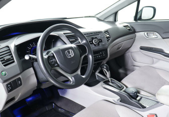Подержанный автомобиль Honda Civic Sedan 2012 года (12 фото)
