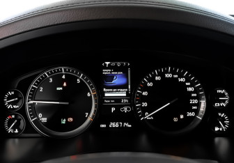 Подержанный автомобиль Lexus LX 2020 года (16 фото)