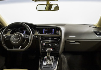 Подержанный автомобиль Audi A5 Coupe 2012 года (14 фото)