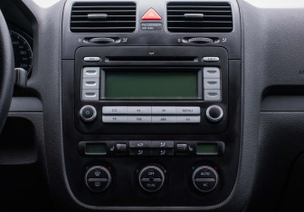 Подержанный автомобиль Volkswagen Jetta Sedan 2007 года (14 фото)