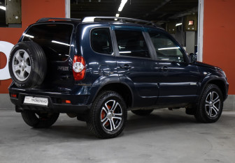 Подержанный автомобиль Chevrolet Niva 2012 года (5 фото)