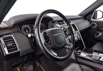 Подержанный автомобиль Land Rover Discovery 2019 года (15 фото)