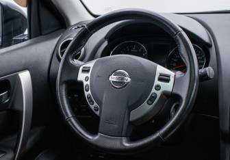 Подержанный автомобиль Nissan Qashqai+2 2012 года (16 фото)