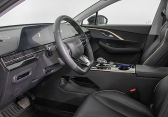 Подержанный автомобиль Omoda C5 2023 года (10 фото)