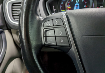 Подержанный автомобиль Volvo V40 Cross Country 2014 года (28 фото)