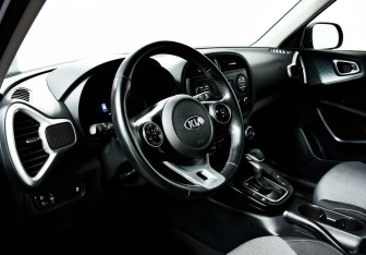 Подержанный автомобиль Kia Soul 2021 года (10 фото)