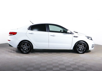 Подержанный автомобиль Kia Rio Sedan 2016 года (4 фото)