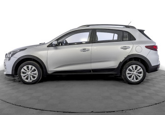 Подержанный автомобиль Kia Rio Hatchback 2021 года (8 фото)