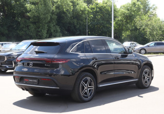 Подержанный автомобиль Mercedes-Benz EQC 2020 года (5 фото)