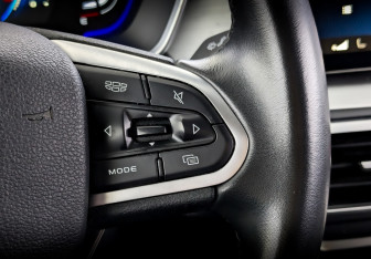 Подержанный автомобиль Geely Coolray 2022 года (29 фото)