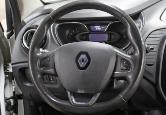 Подержанный автомобиль Renault Kaptur 2019 года (17 фото)