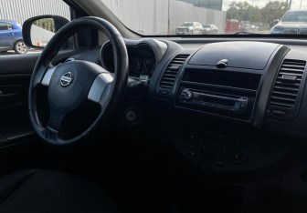 Подержанный автомобиль Nissan Note 2008 года (9 фото)