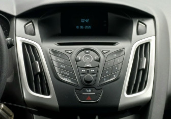 Подержанный автомобиль Ford Focus Hatchback 2012 года (14 фото)