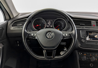 Подержанный автомобиль Volkswagen Tiguan 2017 года (21 фото)