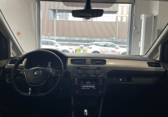 Подержанный автомобиль Volkswagen Caddy Compactvan 2016 года (11 фото)