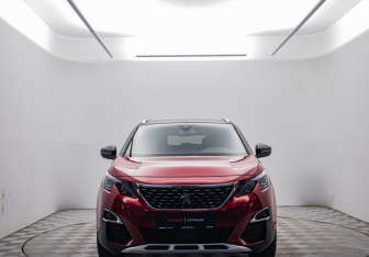 Подержанный автомобиль Peugeot 3008 2017 года (2 фото)