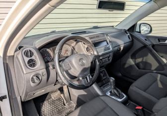 Подержанный автомобиль Volkswagen Tiguan 2012 года (16 фото)
