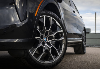 Подержанный автомобиль BMW X7 2022 года (4 фото)