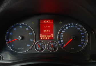 Подержанный автомобиль Volkswagen Jetta Sedan 2008 года (14 фото)