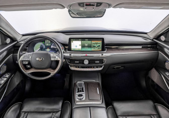Подержанный автомобиль Kia K900 2022 года (14 фото)