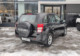 Подержанный автомобиль Suzuki Grand Vitara 2011 года (5 фото)