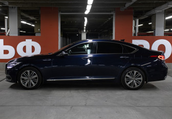 Подержанный автомобиль Genesis G80 2017 года (8 фото)