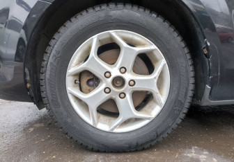 Подержанный автомобиль Ford Focus Sedan 2011 года (9 фото)