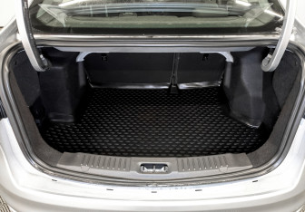 Подержанный автомобиль Ford Fiesta Sedan 2016 года (10 фото)