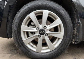 Подержанный автомобиль Hyundai Solaris Sedan 2013 года (9 фото)