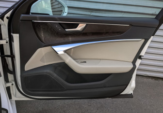 Подержанный автомобиль Audi A6 Sedan 2019 года (25 фото)