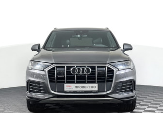 Подержанный автомобиль Audi Q7 2021 года (2 фото)