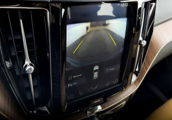 Подержанный автомобиль Volvo XC60 2019 года (29 фото)