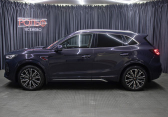 Подержанный автомобиль Hongqi HS5 2023 года (8 фото)