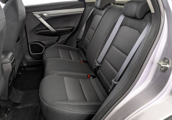 Подержанный автомобиль Geely Coolray 2023 года (18 фото)