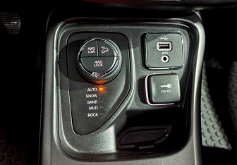 Подержанный автомобиль Jeep Compass 2018 года (15 фото)