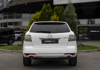 Подержанный автомобиль Mazda CX-7 2011 года (6 фото)