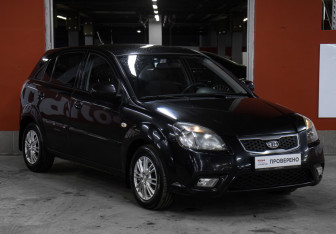 Подержанный автомобиль Kia Rio Hatchback 2010 года (3 фото)