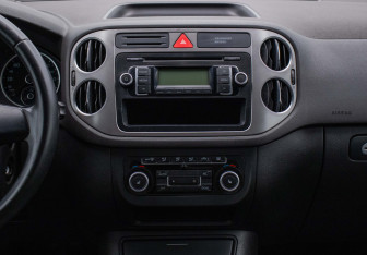 Подержанный автомобиль Volkswagen Tiguan 2011 года (14 фото)