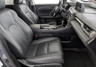 Подержанный автомобиль Lexus RX 2021 года (24 фото)