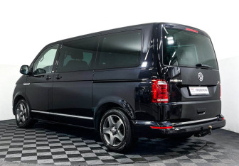 Подержанный автомобиль Volkswagen Multivan 2017 года (7 фото)