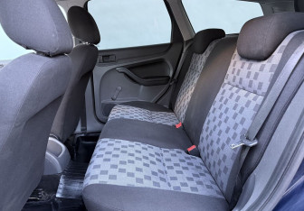 Подержанный автомобиль Ford Focus Wagon 2007 года (11 фото)