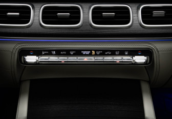 Подержанный автомобиль Mercedes-Benz GLE 2019 года (23 фото)