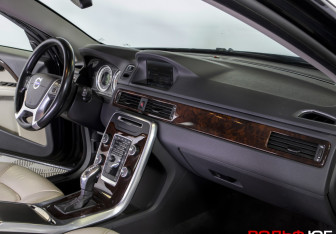 Подержанный автомобиль Volvo XC70 2013 года (7 фото)