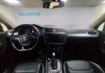 Подержанный автомобиль Volkswagen Tiguan 2018 года (13 фото)