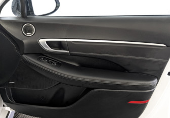 Подержанный автомобиль Hyundai Sonata 2020 года (25 фото)