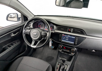 Подержанный автомобиль Kia Rio Hatchback 2019 года (29 фото)
