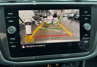 Подержанный автомобиль Volkswagen Tiguan 2021 года (12 фото)